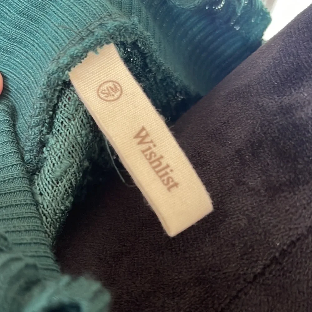 Green sweater - Picture 5 of 5